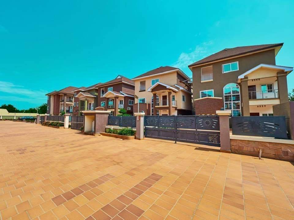 4 Bedroom Townhouse For Rent at North Ridge, Accra