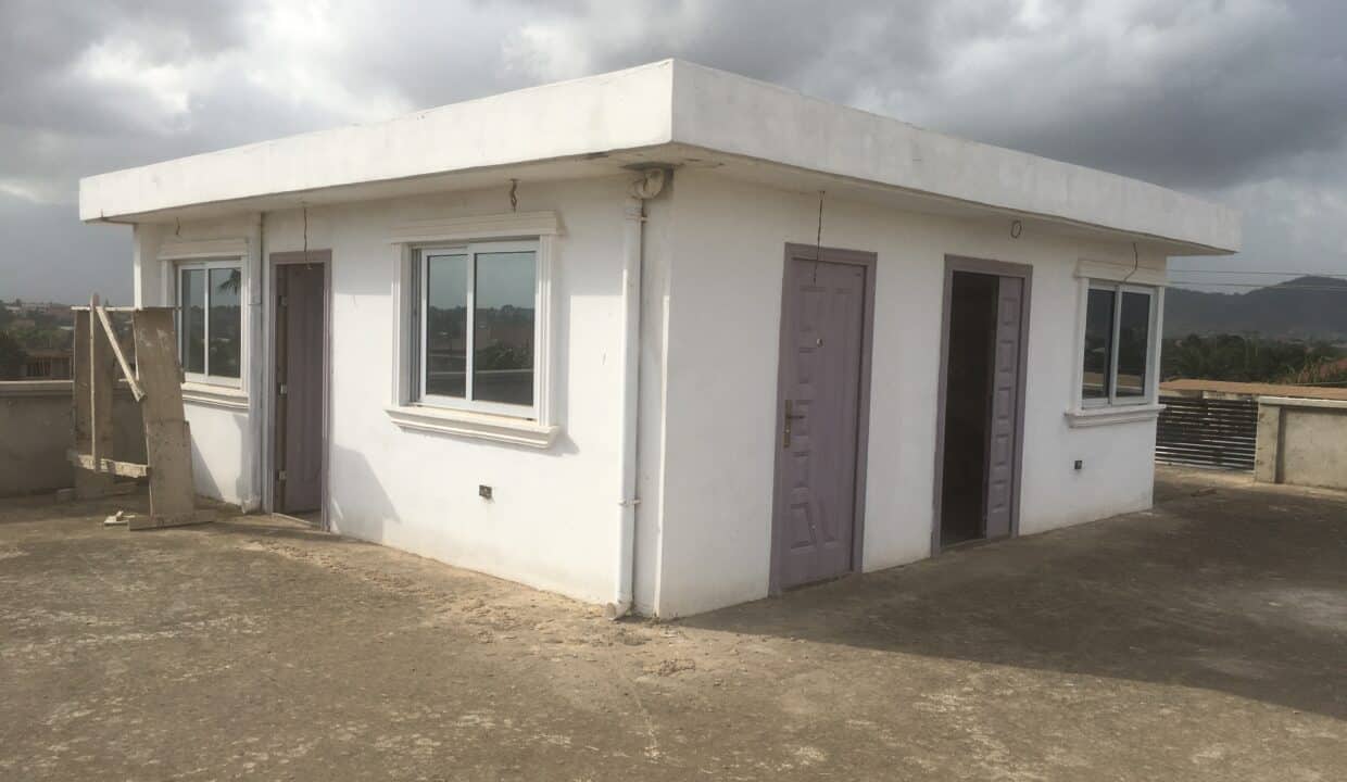 5 Bedroom Whitehouse For Sale at Accra, Pokuase Mayira5