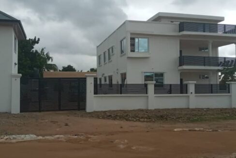 5 Bedroom Whitehouse For Sale at Accra, Pokuase Mayira8