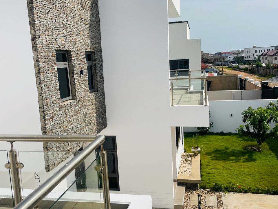 3 Bedroom Town-House To Rent at East Airport, Accra 02